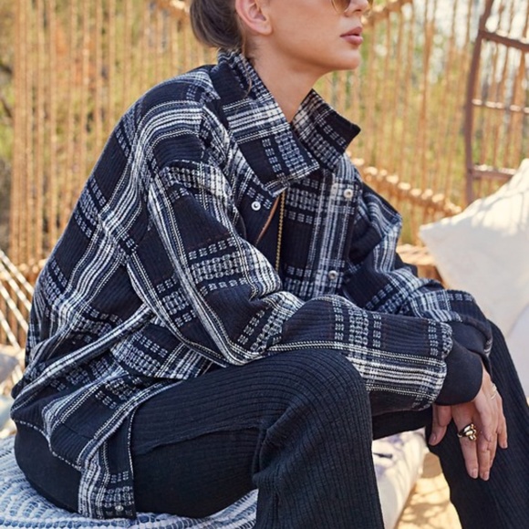 NWT Black and White Plaid Bomber Jacket - Picture 4 of 7